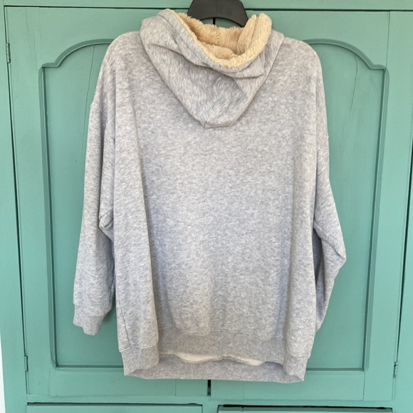 aerie Hoodie. Small. Fleece lined hood and front pocket. Gray - Picture 3 of 12